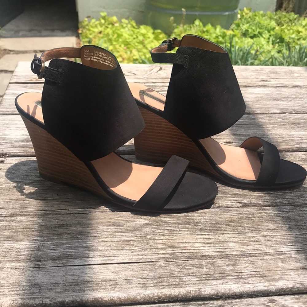 Halogen 'Clarette' Wedge Sandal